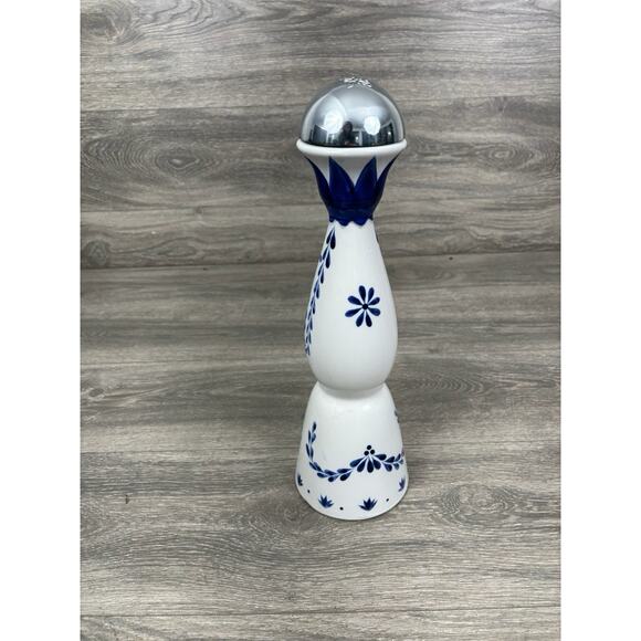 Clase Azul Reposado Tequila White And Blue Empty Bottle 750ML With Cap - Picture 4 of 8
